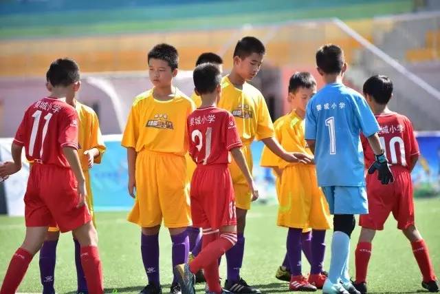意甲-托纳利绝杀 雷比奇助攻 AC米兰2-1夺3连胜